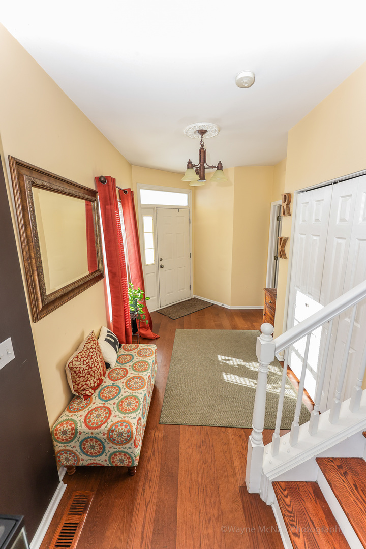 195 Key Largo Drive Romeoville, IL 60446 - Photo 5 of 34 a view of a living room