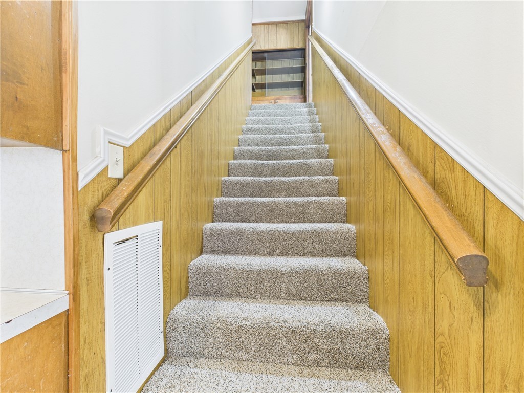 749 Meadow Lane Bryan, TX 77802 - Photo 5 of 47 a view of entryway