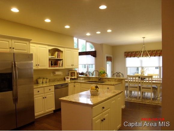 1301 Ravenswood Road Springfield, IL 62711 - Photo 5 of 24