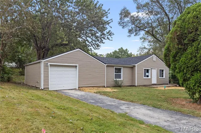 $130,500 | 9806 Winkler Drive, St. Louis, MO 63136