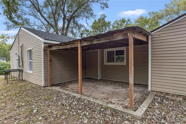 $130,500 | 9806 Winkler Drive, St. Louis, MO 63136