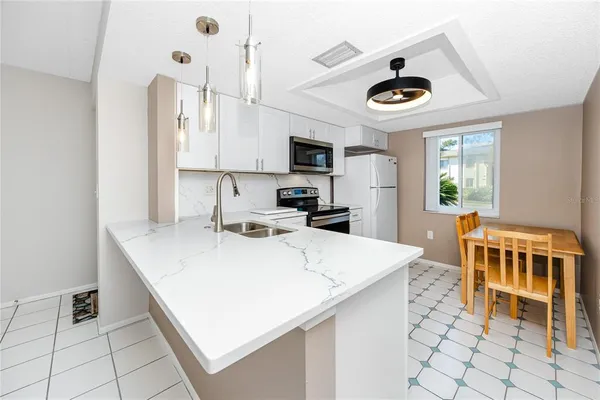 $1,750 | 209 Cypress Court, Unit 209, Oldsmar, FL 34677