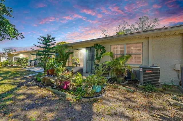 $216,900 | 2238 Lark Circle West, Unit D, Palm Harbor, FL 34684