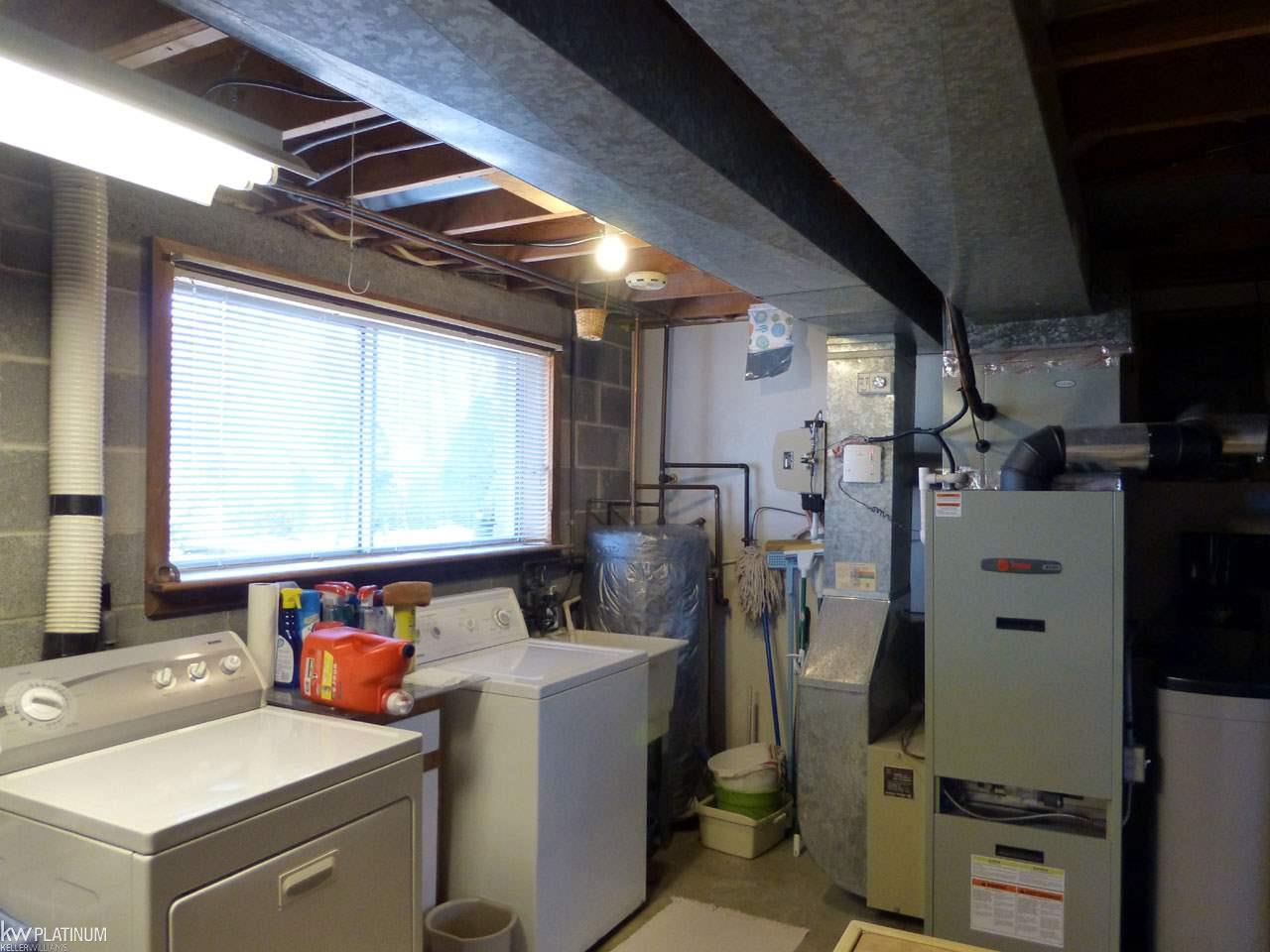 1928 Stoddard Road Richmond, MI 48062 - Photo 18 of 48 31341028-17.JPG