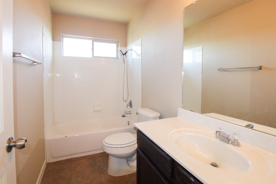 1508 Colton Lane Lockhart, TX 78644 - Photo 19 of 24 Shared upstairs bathroom