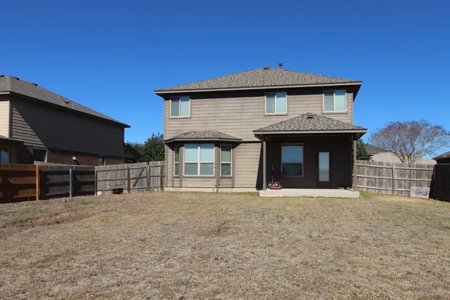 $2,200 | 1508 Colton Lane, Lockhart, TX 78644