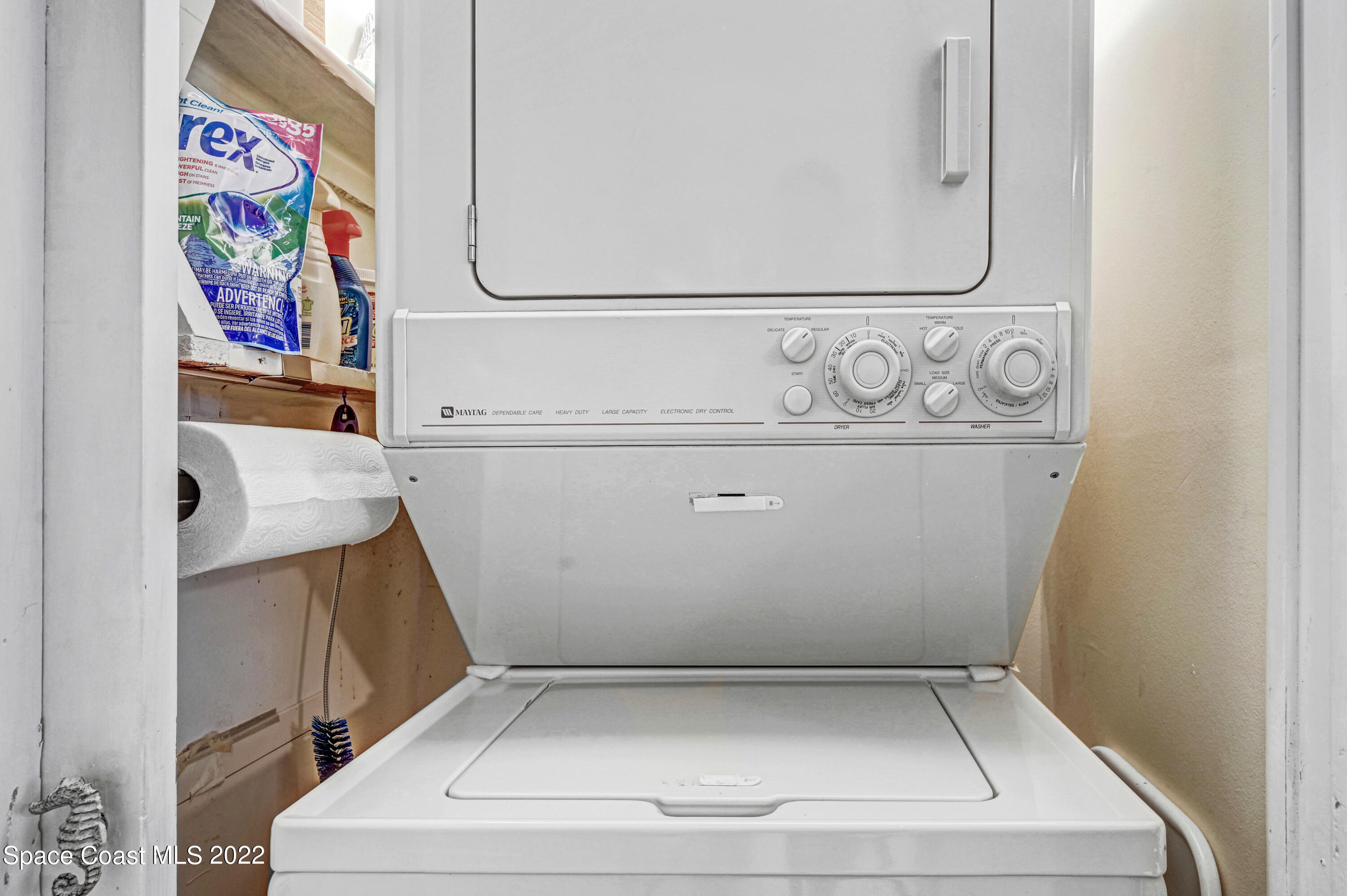 2929 Kirkland Road Northeast Palm Bay, FL 32905 - Photo 20 of 32 a utility room with dryer and washer