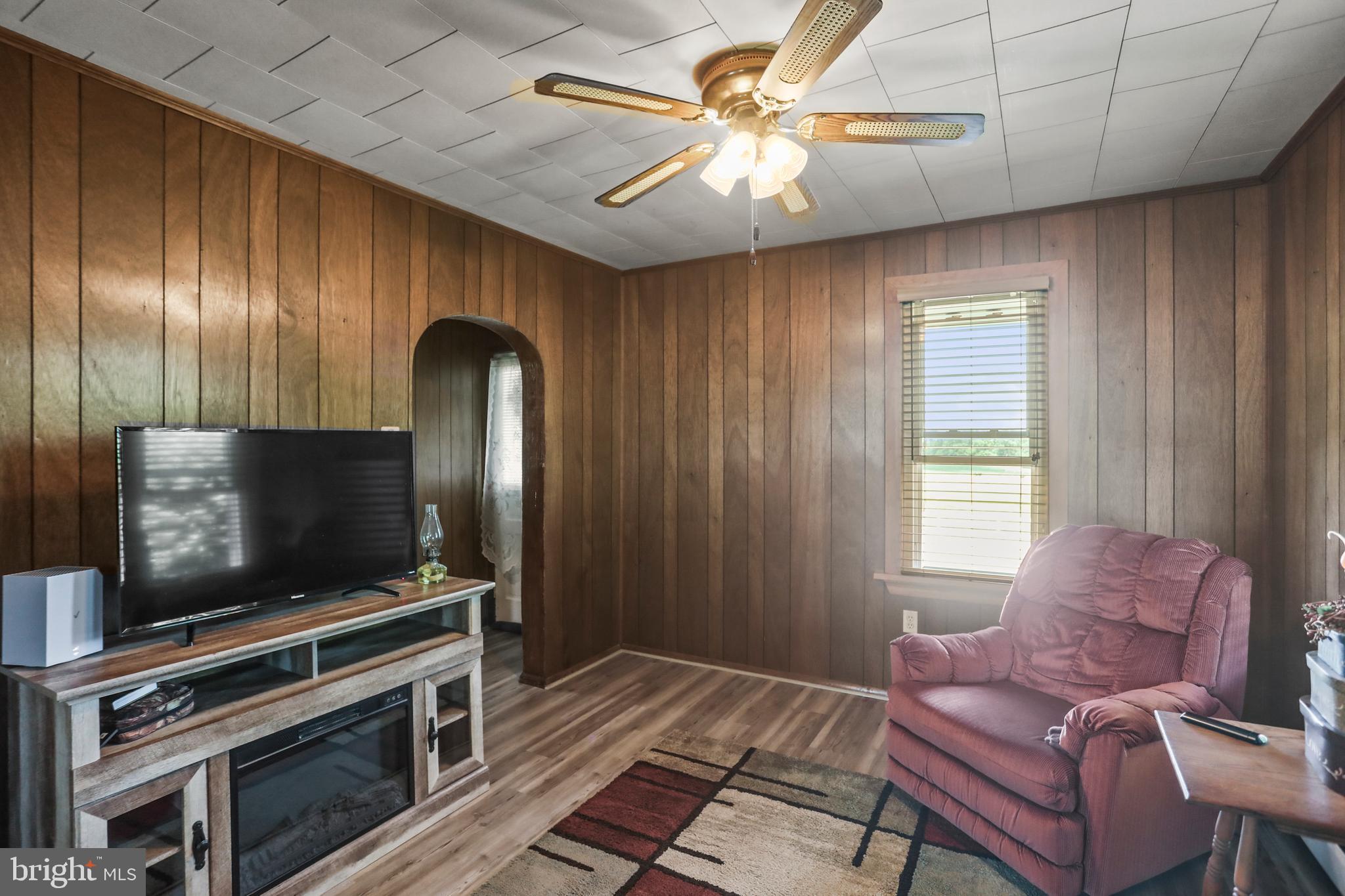 1995 Hanover Pike Hanover, PA 17331 - Photo 21 of 51