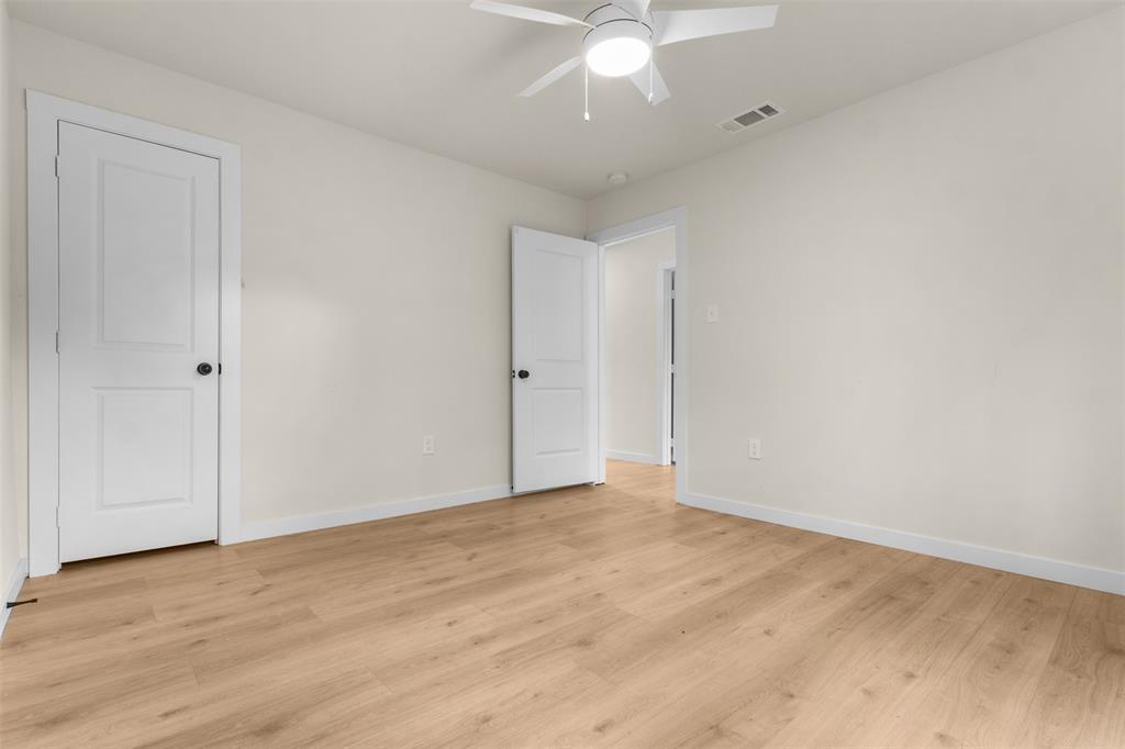 3915 Coolidge Street Dallas, TX 75215 - Photo 25 of 33 a view of an empty room