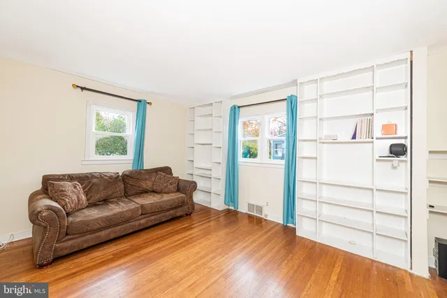 $425,000 | 743 Penn Avenue, Glenside, PA 19038