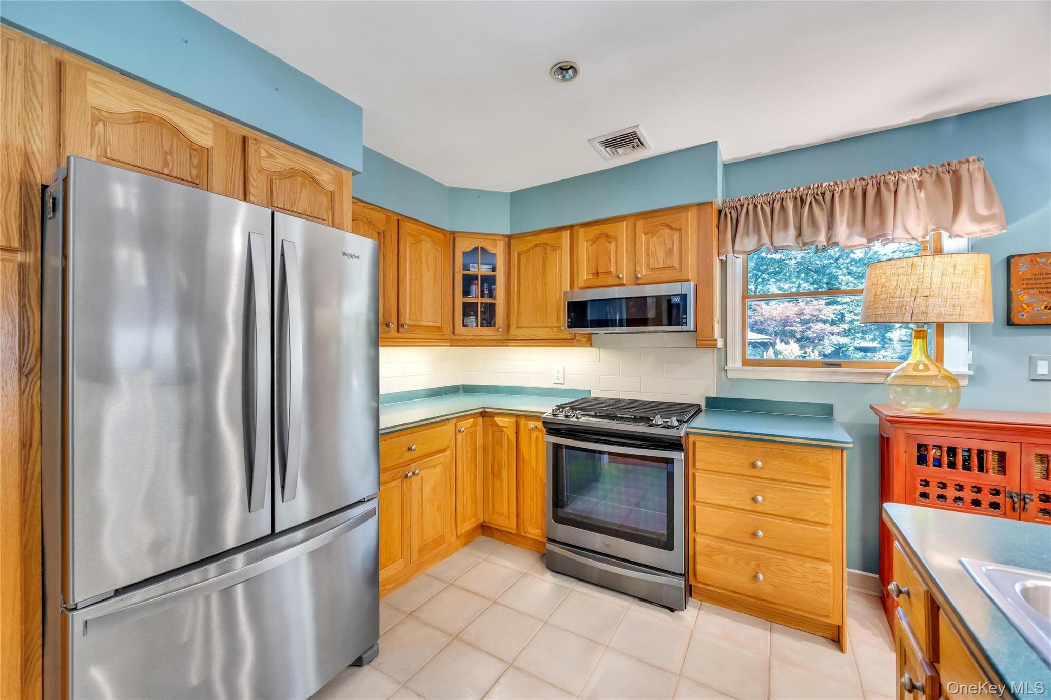 139 Wood Road Centereach, NY 11720 - Photo 11 of 46