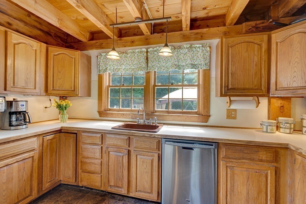 108 Van Norden Road Reading, MA 01867 - Photo 5 of 30 Gallery Image 5