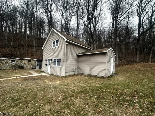 $2,300 | 236 Kinnelon Road, Kinnelon, NJ 07405