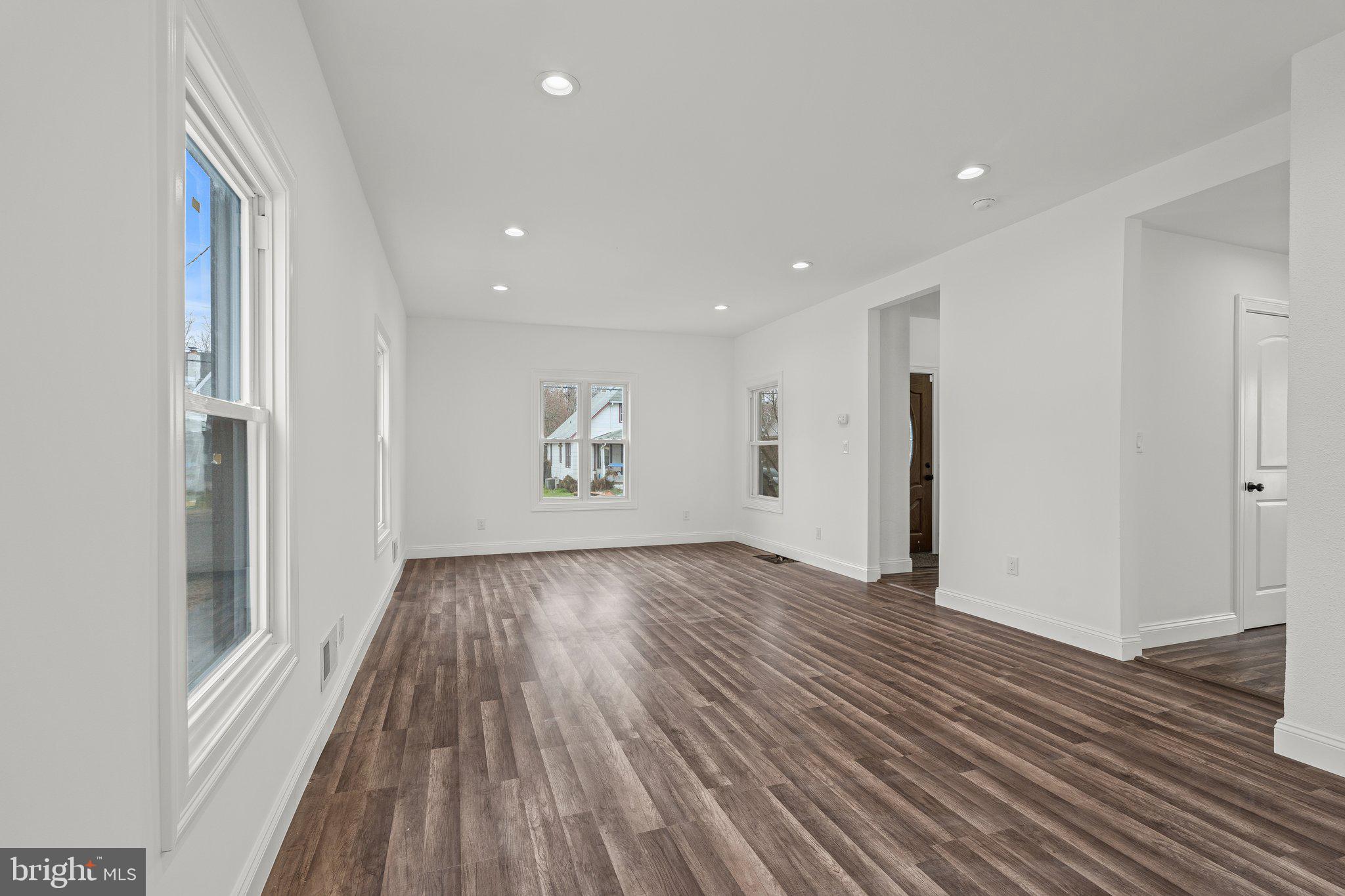 126 West Center Street Clayton, NJ 08312 - Photo 9 of 35