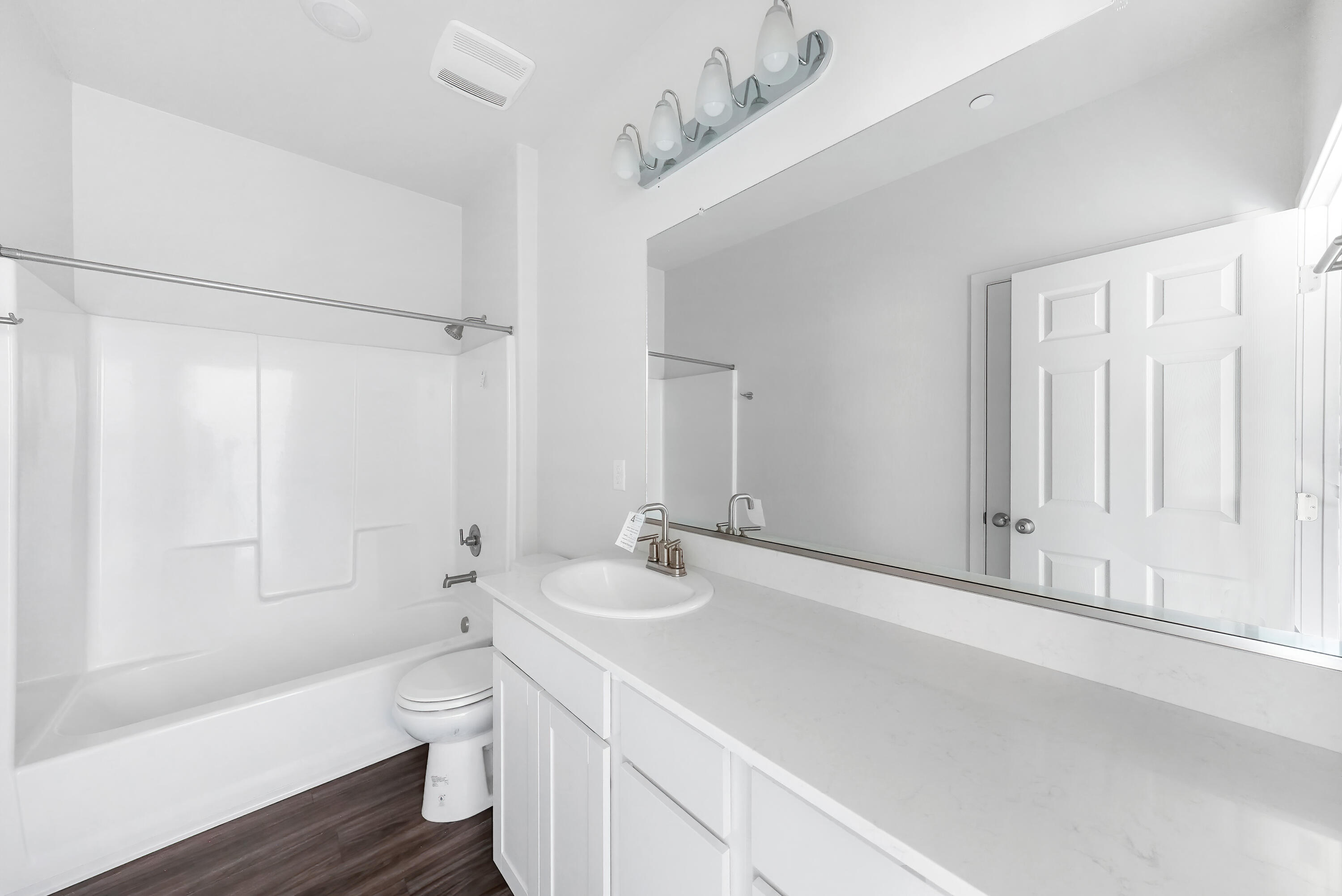 348 South Orange Avenue Reedley, CA 93654 - Photo 12 of 34 7
