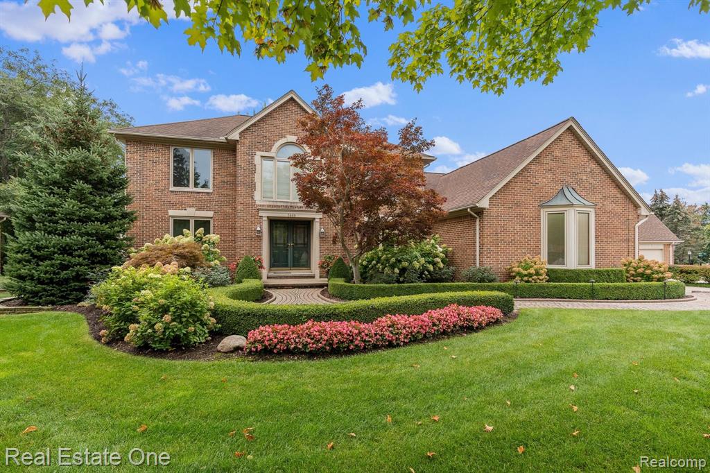 3449 Summit Ridge Drive Rochester Hills, MI 48306 - Photo 1 of 44