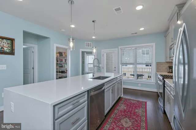 $750,000 | 819 Rockwell Avenue, Unit 819, Gaithersburg, MD 20878