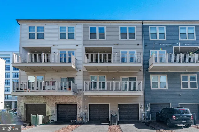 $750,000 | 819 Rockwell Avenue, Unit 819, Gaithersburg, MD 20878
