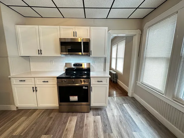 $2,400 | 32 Somerset Street, Unit 2, Springfield, MA 01108