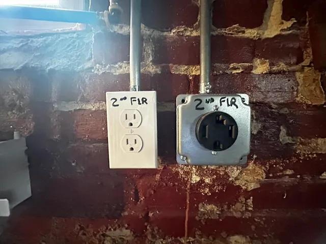 $2,400 | 32 Somerset Street, Unit 2, Springfield, MA 01108