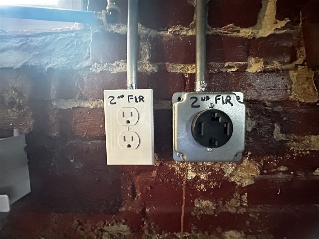 32 Somerset Street, Unit 2 Springfield, MA 01108 - Photo 32 of 33