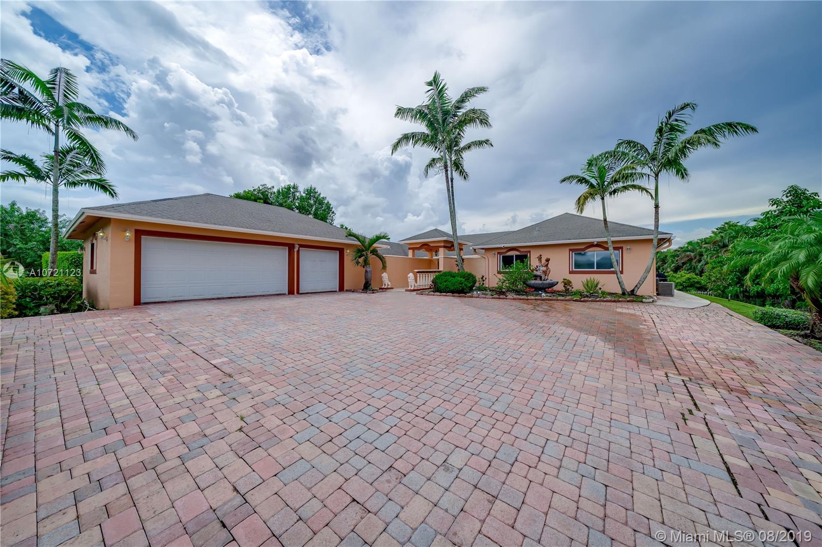 5951 Southwest 185th Way Southwest Ranches, FL 33332 - Photo 3 of 44