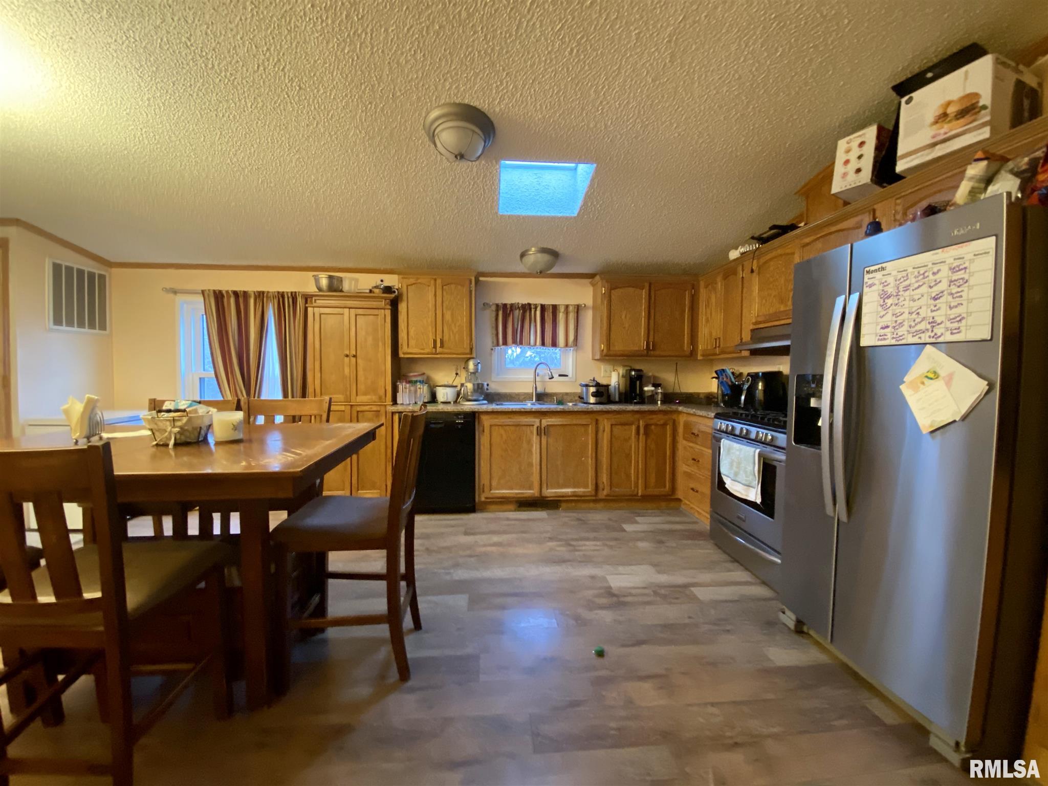 3495 East 600th Street Colchester, IL 62326 - Photo 5 of 24