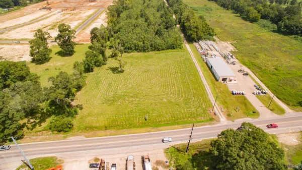 $2,600,000 | 8611 Florida Boulevard, Denham Springs, LA 70726