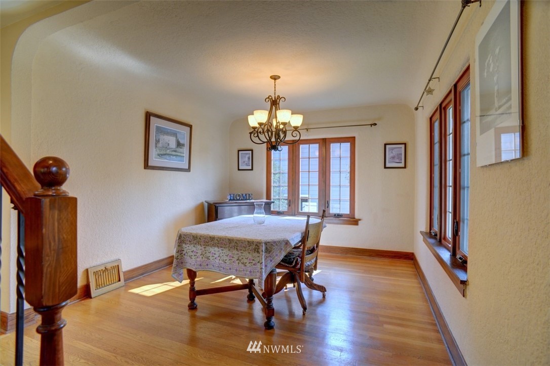 902 North 76th Street Seattle, WA 98103 - Photo 11 of 28
