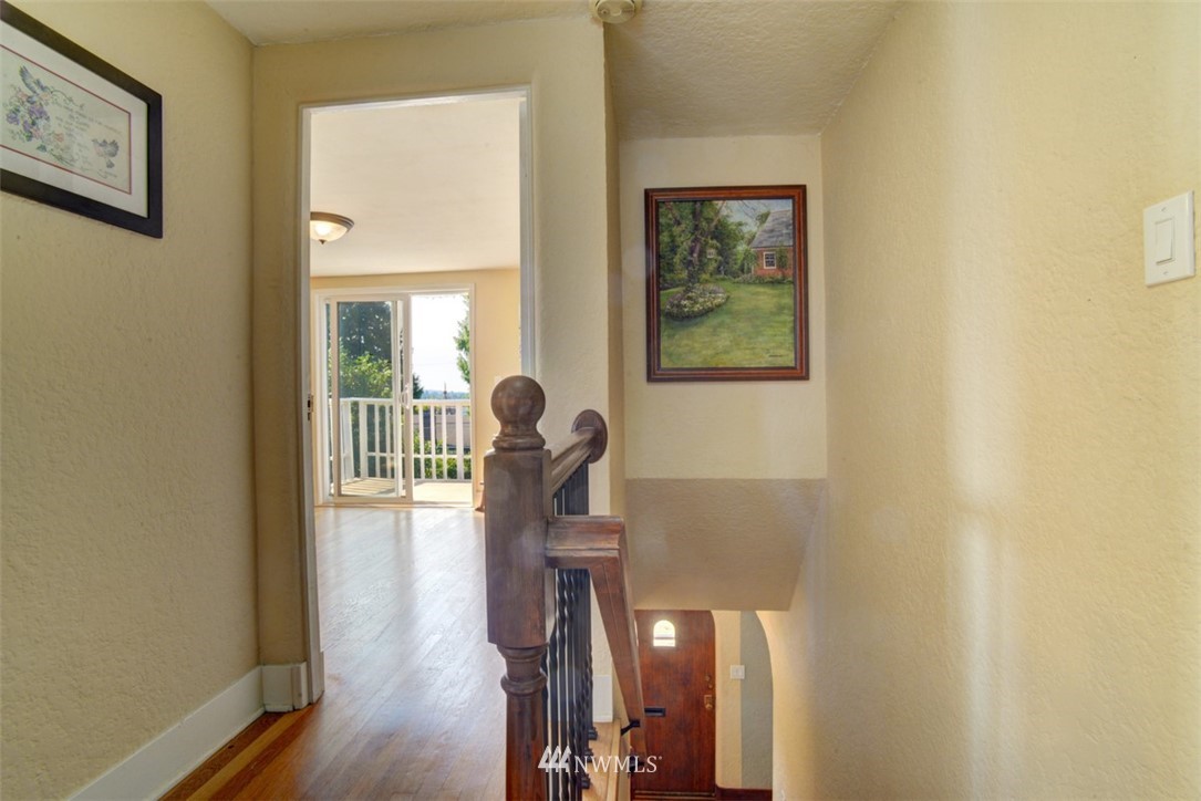 902 North 76th Street Seattle, WA 98103 - Photo 12 of 28