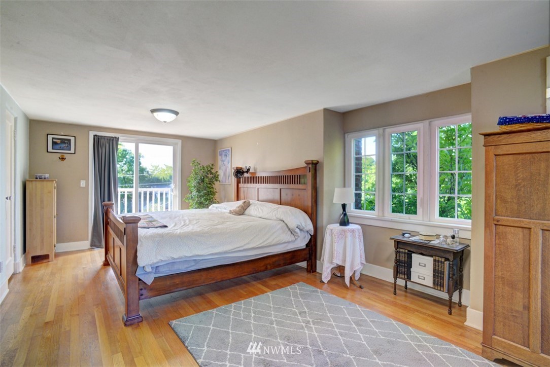 902 North 76th Street Seattle, WA 98103 - Photo 15 of 28