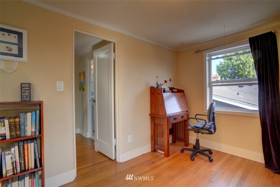 902 North 76th Street Seattle, WA 98103 - Photo 18 of 28