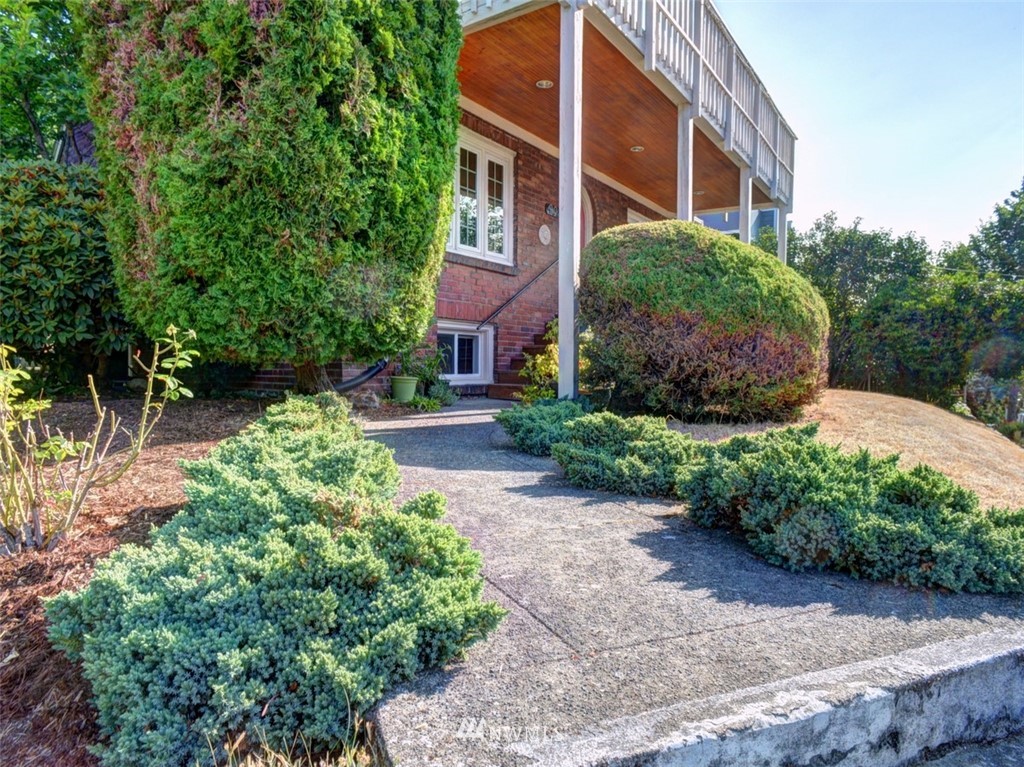 902 North 76th Street Seattle, WA 98103 - Photo 3 of 28