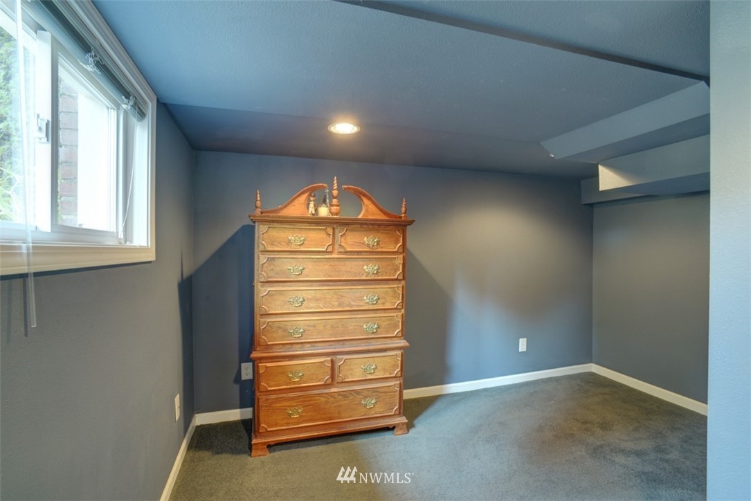 902 North 76th Street Seattle, WA 98103 - Photo 23 of 28