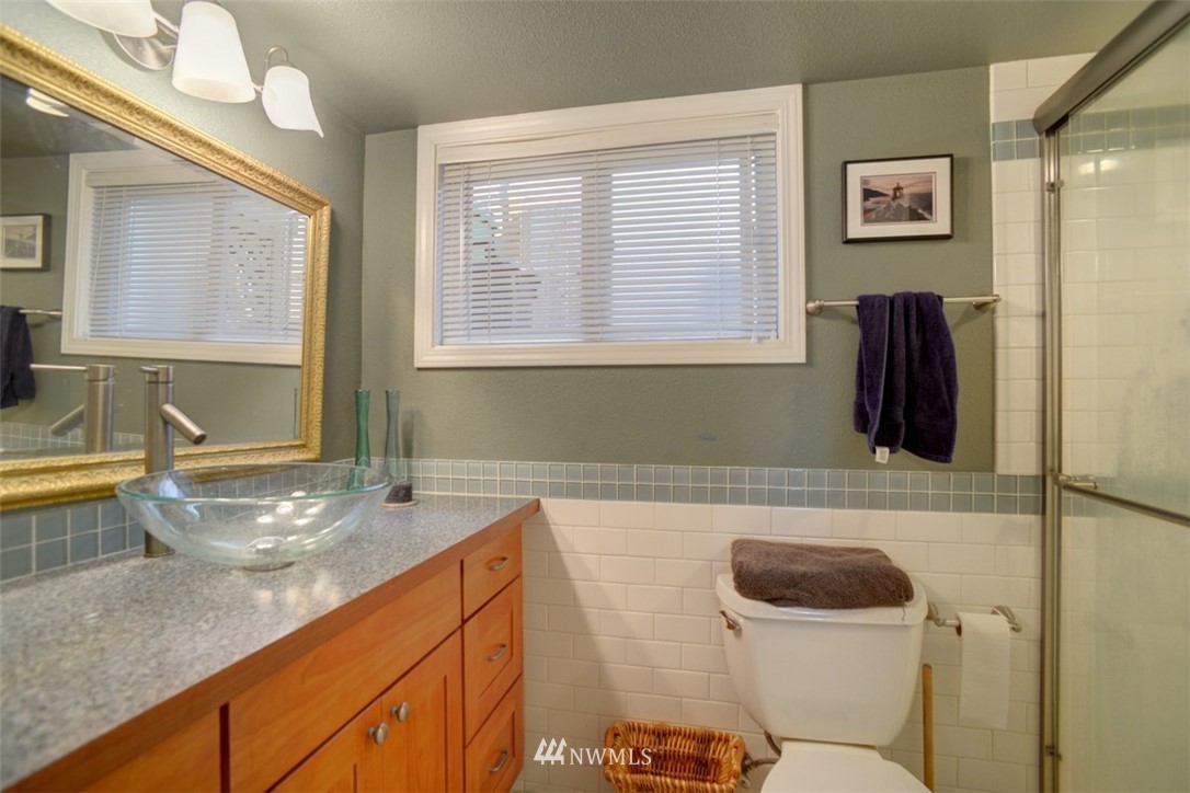 902 North 76th Street Seattle, WA 98103 - Photo 24 of 28