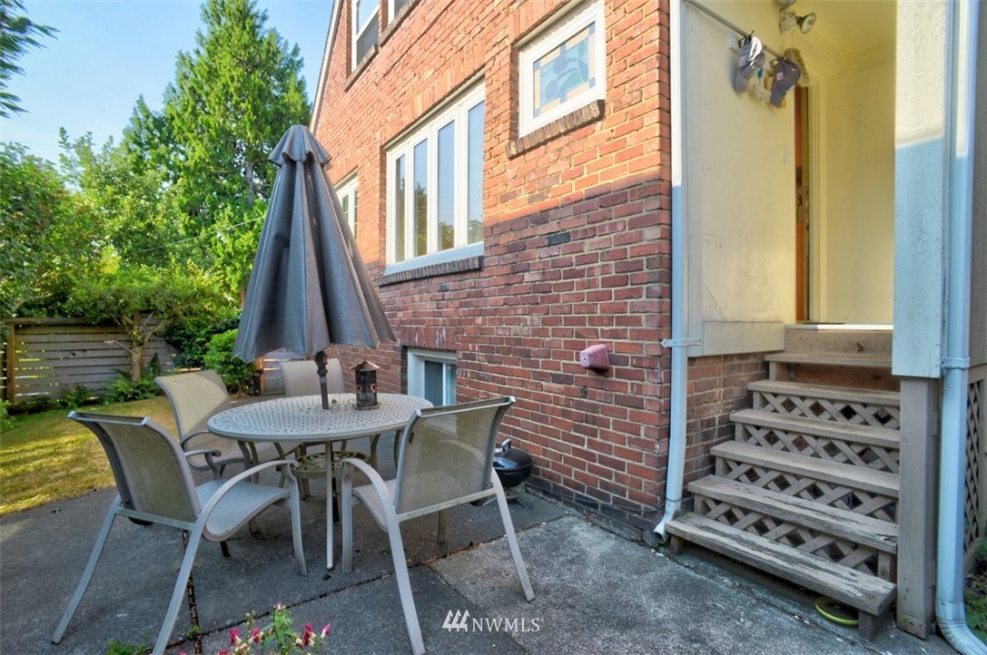 902 North 76th Street Seattle, WA 98103 - Photo 25 of 28