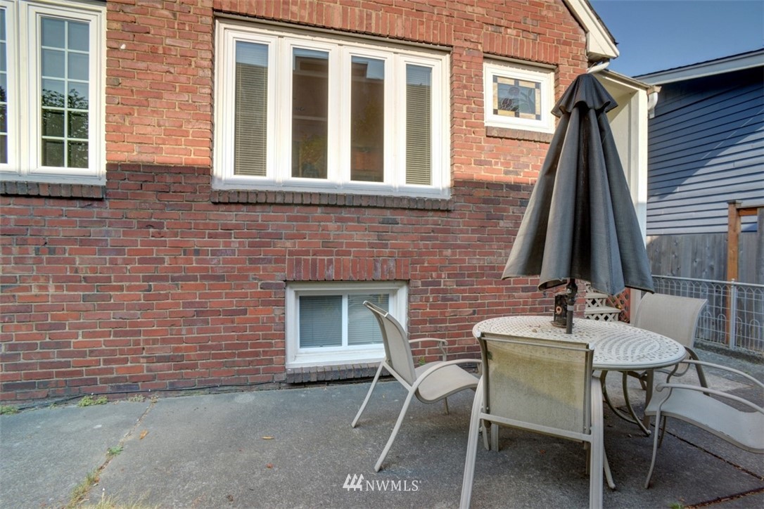 902 North 76th Street Seattle, WA 98103 - Photo 26 of 28