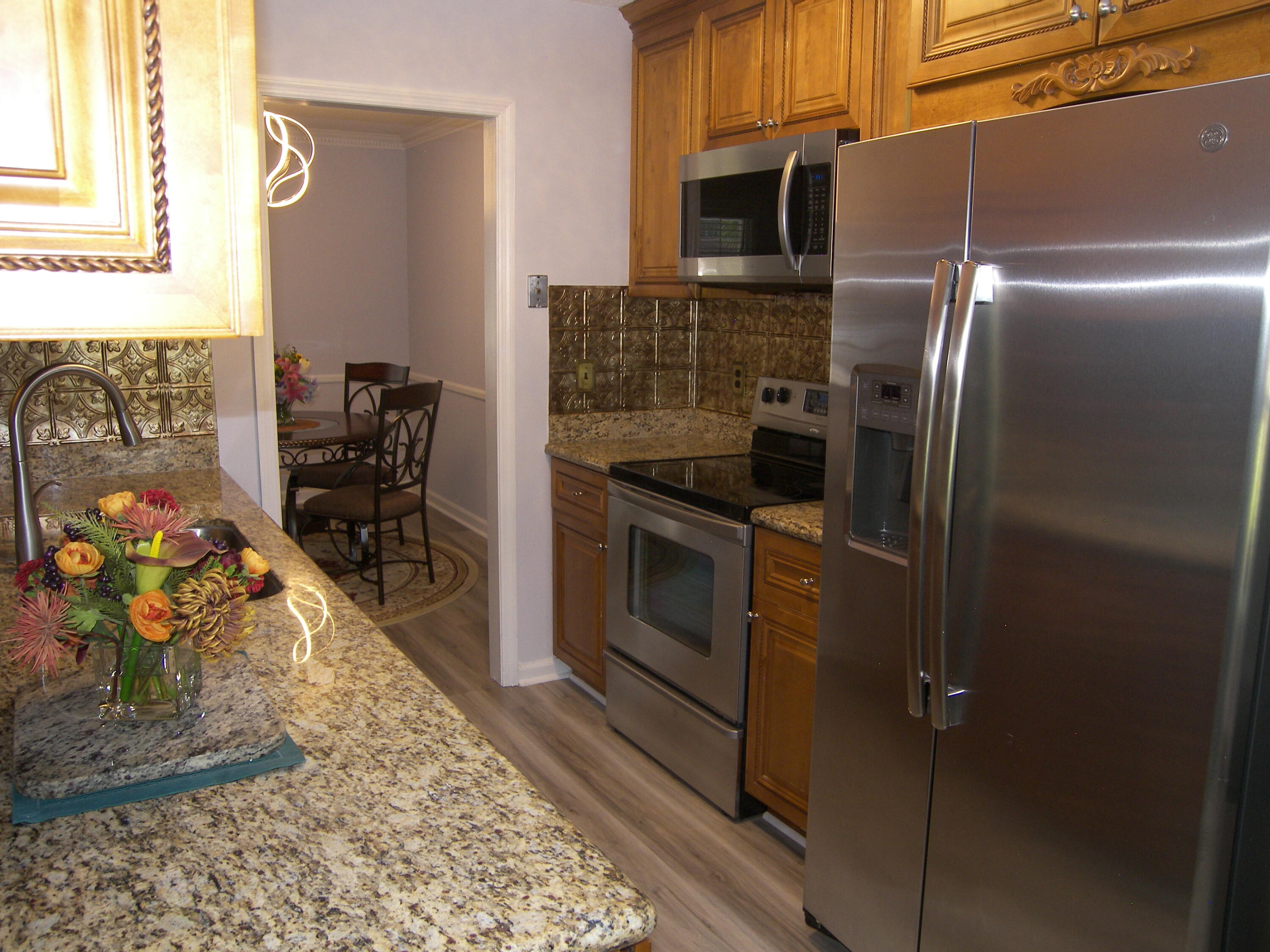 176 Foxborough Road Goose Creek, SC 29445 - Photo 8 of 31 KitchenTwo2