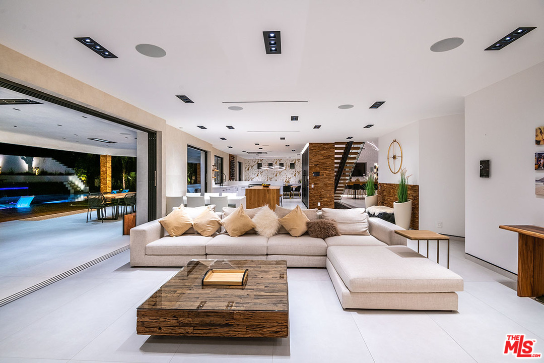 25879 Chalmers Place Calabasas, CA 91302 - Photo 16 of 54