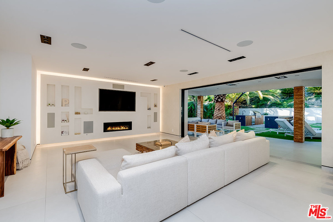 25879 Chalmers Place Calabasas, CA 91302 - Photo 17 of 54