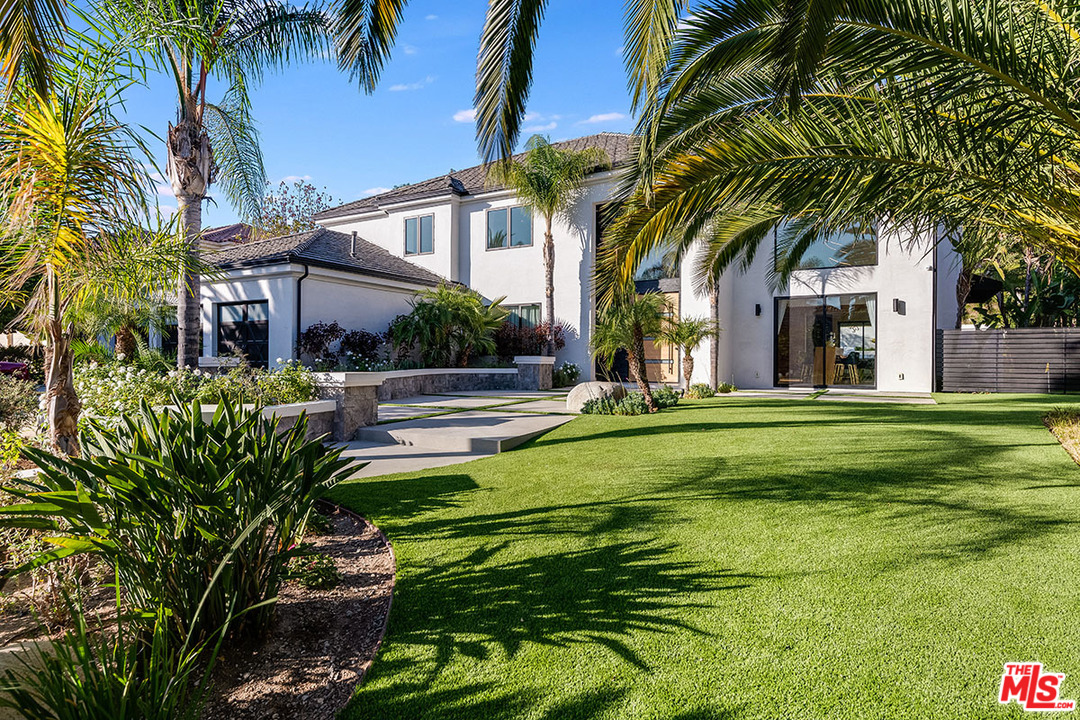 25879 Chalmers Place Calabasas, CA 91302 - Photo 3 of 54