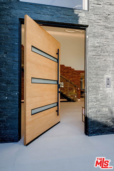 25879 Chalmers Place Calabasas, CA 91302 - Photo 4 of 54