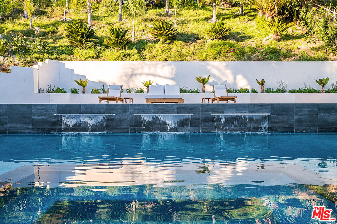 25879 Chalmers Place Calabasas, CA 91302 - Photo 48 of 54