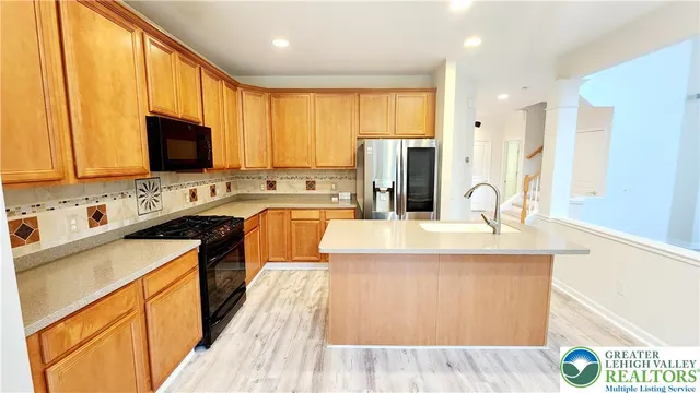 $425,000 | 1871 Emerald Drive, Orefield, PA 18069