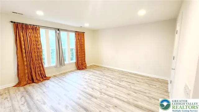 $425,000 | 1871 Emerald Drive, Orefield, PA 18069