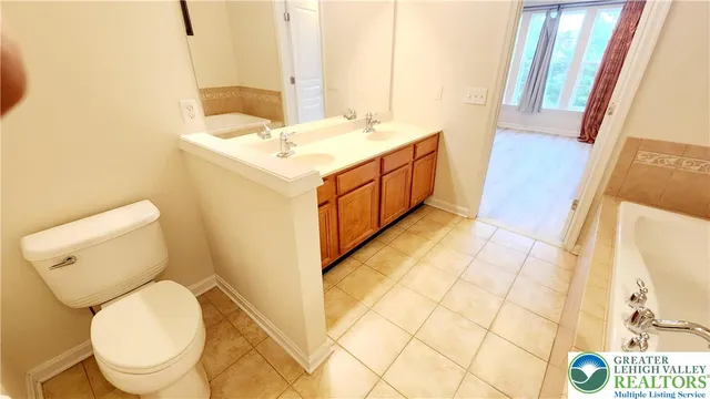 $425,000 | 1871 Emerald Drive, Orefield, PA 18069