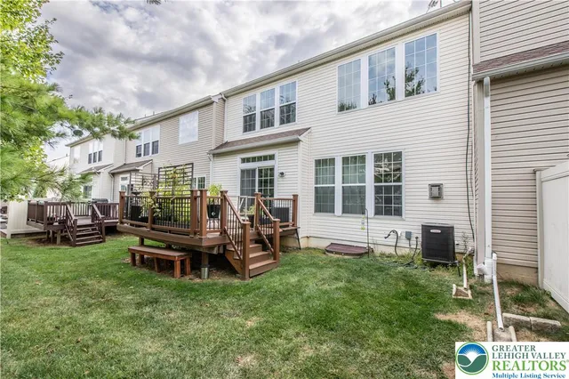 $425,000 | 1871 Emerald Drive, Orefield, PA 18069