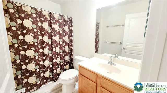 $425,000 | 1871 Emerald Drive, Orefield, PA 18069