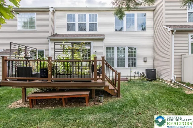 $425,000 | 1871 Emerald Drive, Orefield, PA 18069