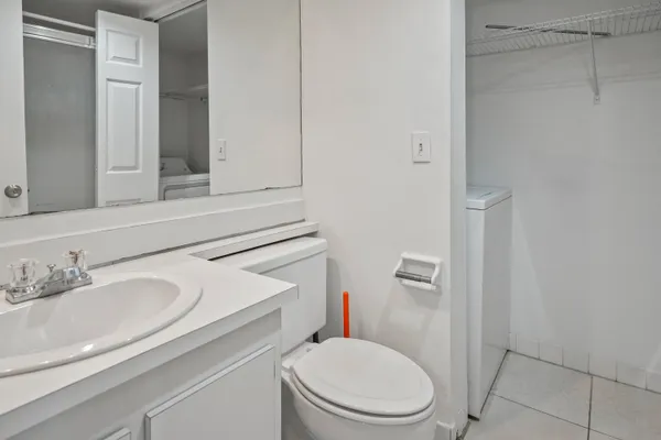 $2,200 | 262 Woodland Road, Palm Springs, FL 33461